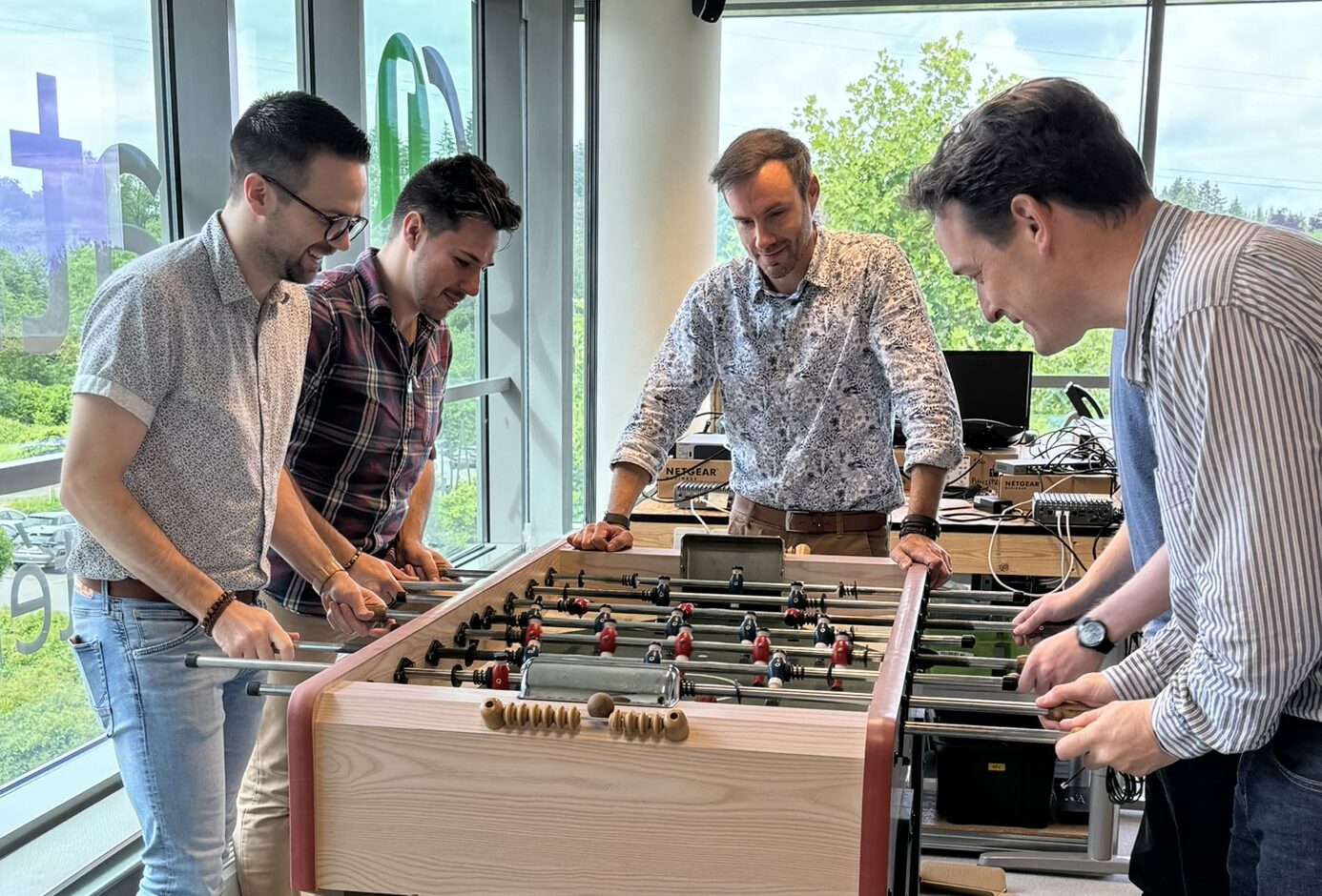 Photos des employés de creativeOne en train de jouer au kicker